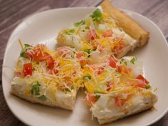veggie pizza ready to eat